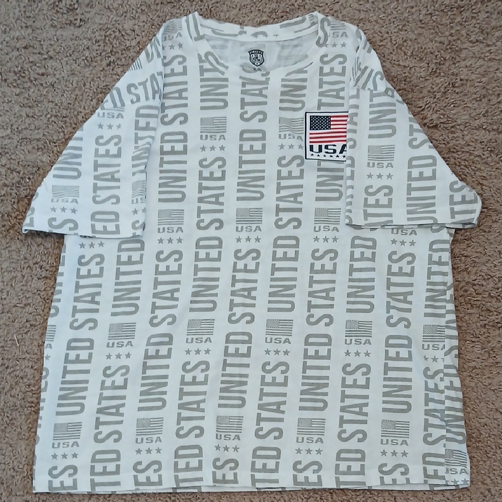 Eleven vs 11 USA Graphic Men's Crew Neck Shirt - White/ Grey, Size XL 🇺🇸🇺🇸